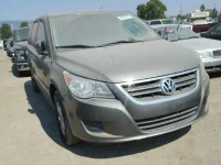 2010 VOLKSWAGEN ROUTAN 2V4RW3D14AR230793