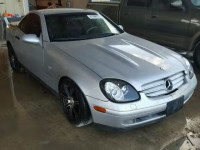 2000 MERCEDES-BENZ SLK WDBKK47F9YF145565