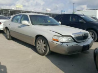 2004 LINCOLN TOWN CAR 1LNHM83W74Y639422