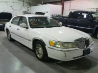 1999 LINCOLN TOWN CAR 1LNHM82W0XY623939