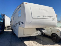 2002 KEYSTONE LAREDO 4YDF27R2124451688