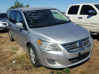 2010 VOLKSWAGEN ROUTAN 2V4RW3D10AR295317