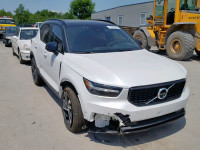 2019 VOLVO XC40 T5 YV4162UM0K2053636