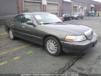 2004 Lincoln Town Car EXECUTIVE/SIGNATURE 1LNHM81W74Y674108