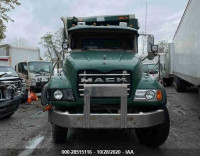 2006 MACK 700 CV700 1M2AG11C06M027548
