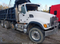 2005 MACK 700 CV700 1M2AG11C45M022741