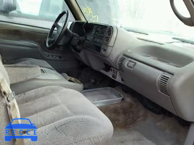 1995 GMC SUBURBAN K 1GKFK16K8SJ723132 image 4