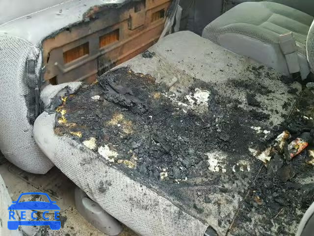 1995 GMC SUBURBAN K 1GKFK16K8SJ723132 image 8