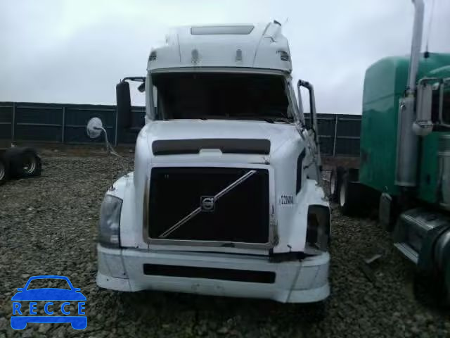 2006 VOLVO VN VNL 4V4NC9GH26N400879 image 8