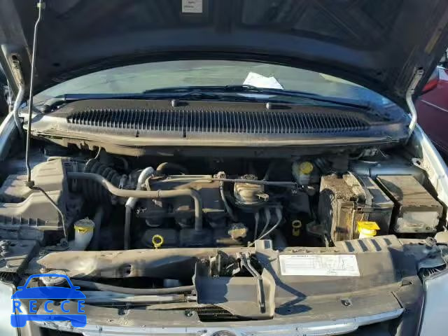 2005 CHRYSLER TOWN & CTY 2C4GT44RX5R179672 image 6