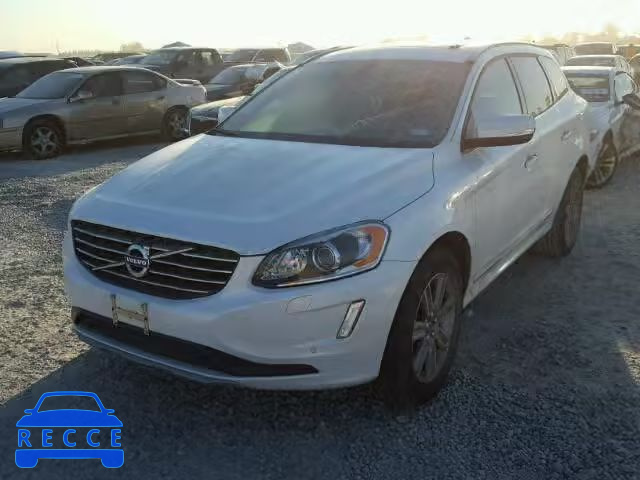 2017 VOLVO XC60 T5 YV440MDU8H2038918 Bild 1