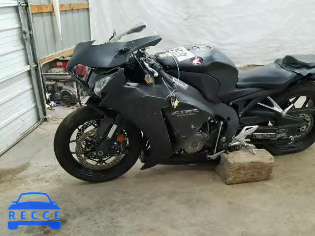 2016 HONDA CBR1000 RR JH2SC5907GK800266 Bild 8