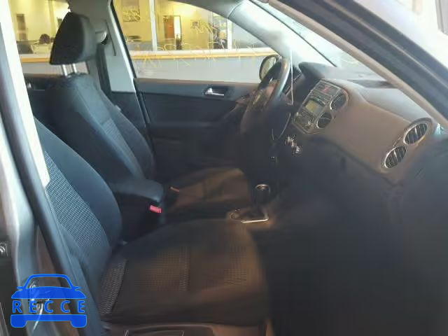 2011 VOLKSWAGEN TIGUAN S WVGBV7AX1BW511551 image 4
