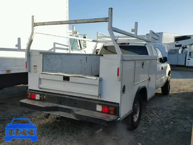 2004 GMC SIERRA C25 1GDHC29U14E390428 image 3