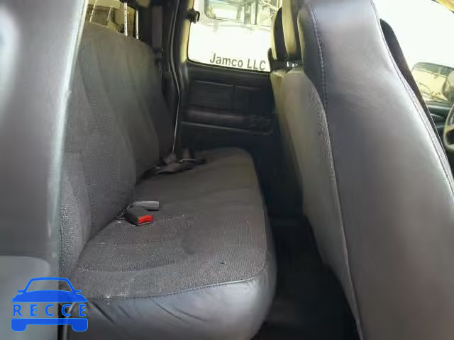 2004 GMC SIERRA C25 1GDHC29U14E390428 image 5