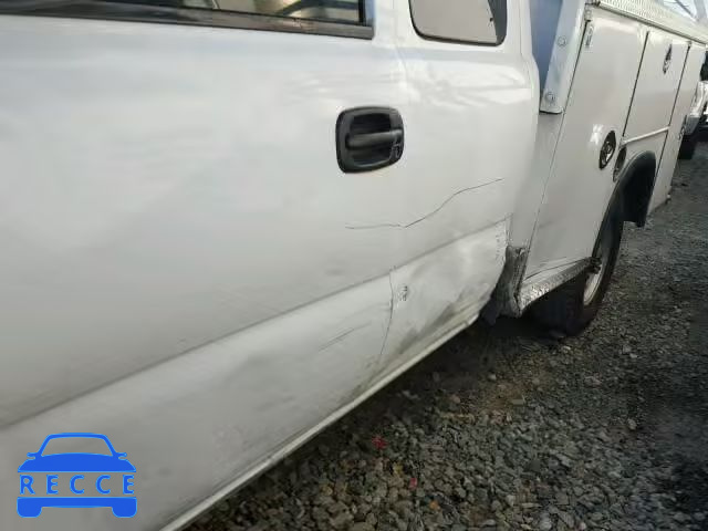 2004 GMC SIERRA C25 1GDHC29U14E390428 image 8