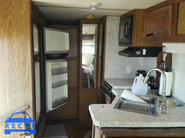 1985 CHEVROLET MOTORHOME 1GBKP37W4E3351715 зображення 5