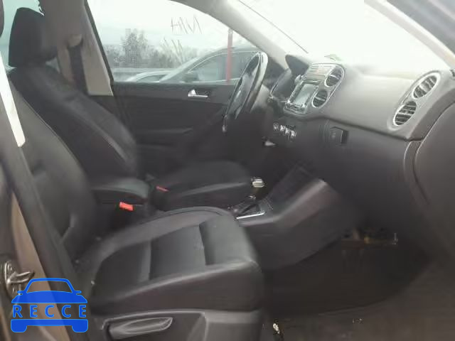 2010 VOLKSWAGEN TIGUAN SE WVGBV7AX0AW521132 image 4