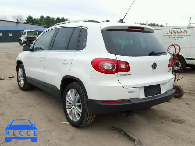 2009 VOLKSWAGEN TIGUAN SE WVGBV75N49W541677 image 2