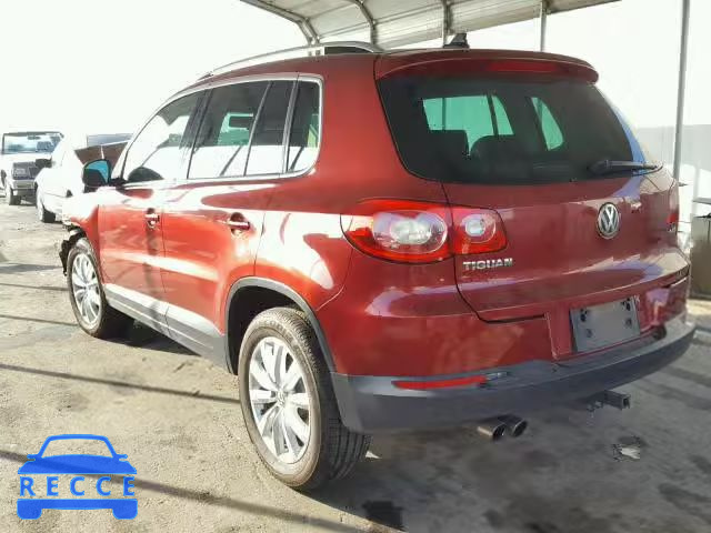 2011 VOLKSWAGEN TIGUAN S WVGAV7AX0BW000957 image 2