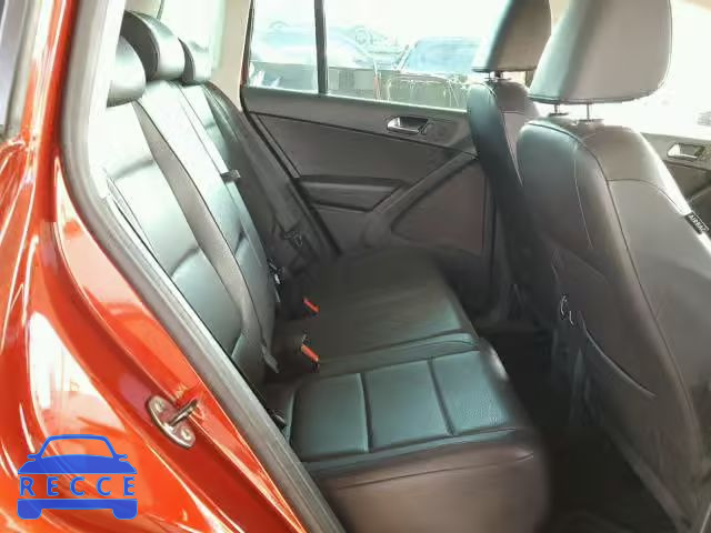 2011 VOLKSWAGEN TIGUAN S WVGAV7AX0BW000957 image 5