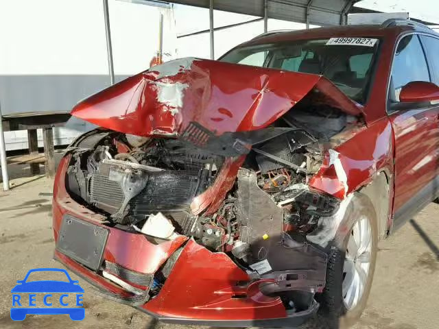 2011 VOLKSWAGEN TIGUAN S WVGAV7AX0BW000957 image 8