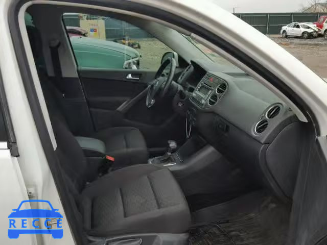 2009 VOLKSWAGEN TIGUAN SE WVGBV75N29W506376 Bild 4