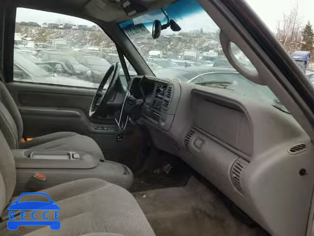 1999 GMC SUBURBAN K 1GKFK16R9XJ811630 зображення 4