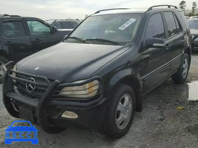 2002 MERCEDES-BENZ ML 320 4JGAB54E82A307720 Bild 1