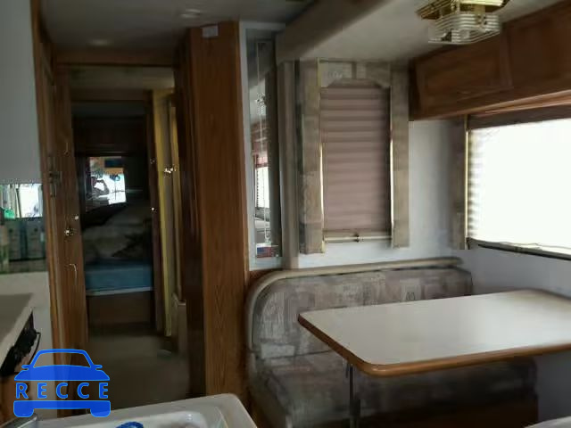 1999 FORD RV 3FCNF53S6XJA31678 image 5