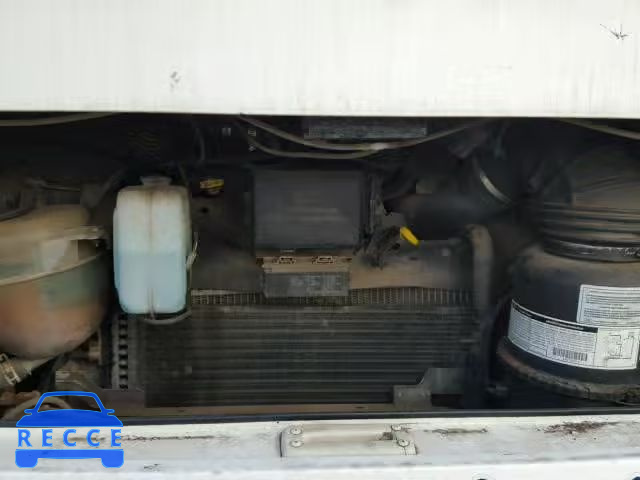1999 FORD RV 3FCNF53S6XJA31678 image 6