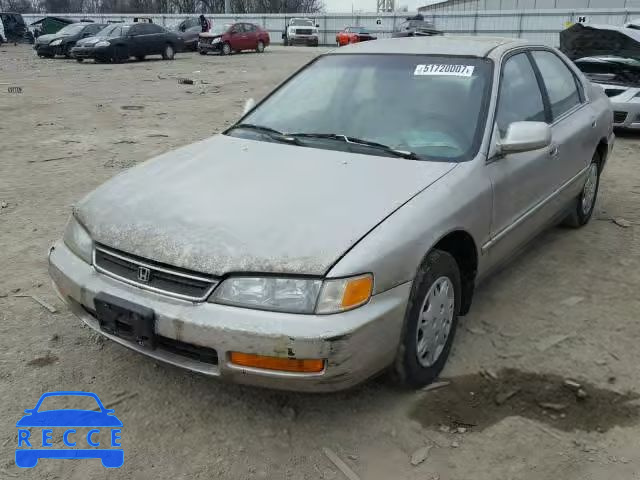 1996 HONDA ACCORD DX 1HGCD5685TA094016 image 1