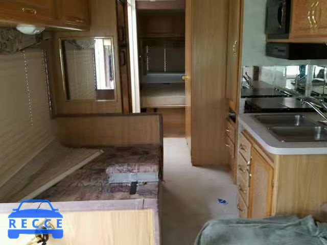 2000 FLEE MOTORHOME 5B4LP37J0Y3314935 зображення 5