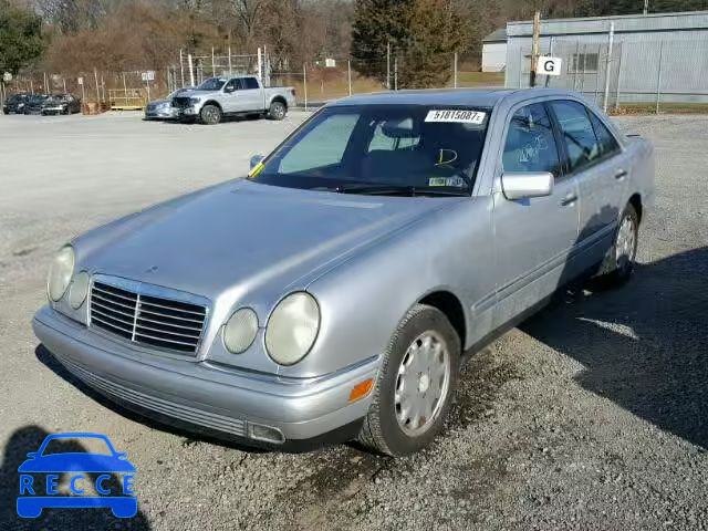 1998 MERCEDES-BENZ E 320 4MAT WDBJF82F1WX007704 image 1