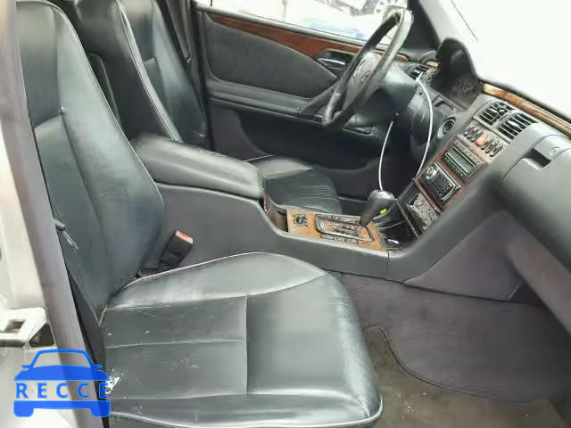 2000 MERCEDES-BENZ E 320 4MAT WDBJF82JXYX042927 image 4