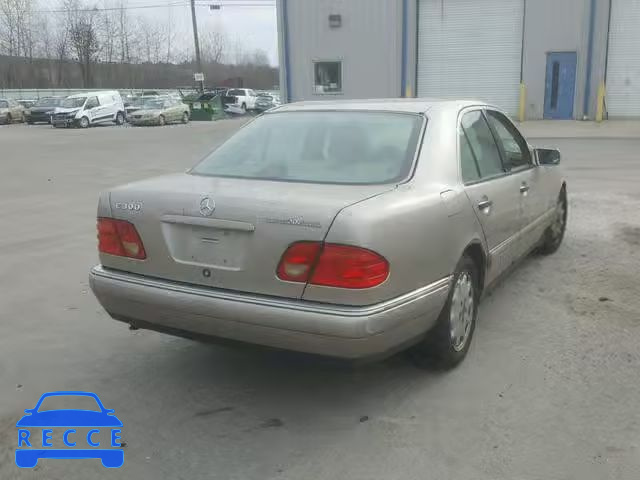 1998 MERCEDES-BENZ E 300TD WDBJF25F4WA551772 image 3