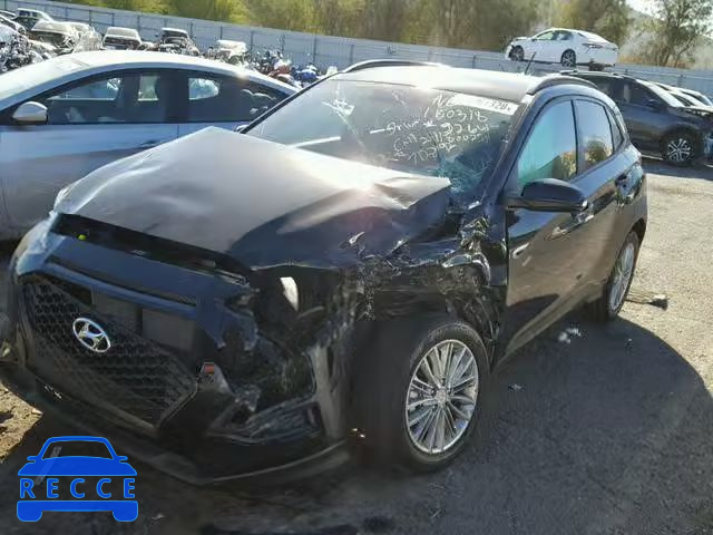 2018 HYUNDAI KONA SEL KM8K22AAXJU107763 Bild 1