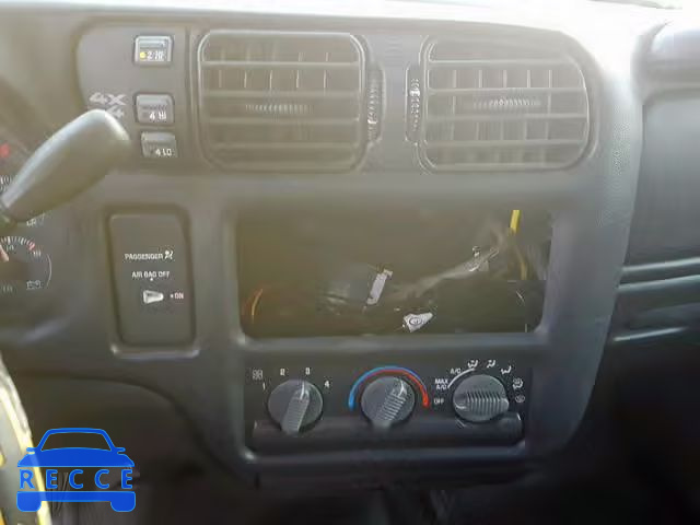 1998 CHEVROLET S-10 PU 1GCDT19X6W8161669 image 8