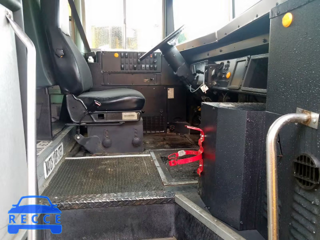 1997 INTERNATIONAL 3000 3800 1HVBBABLXVH449737 image 4