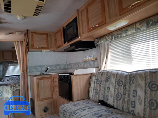 2000 CHEVROLET MOTORHOME 1GBJG31JXY1188948 image 5