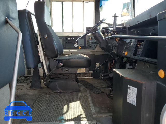 2000 INTERNATIONAL 3000 3800 1HVBBABM8YH305374 image 4