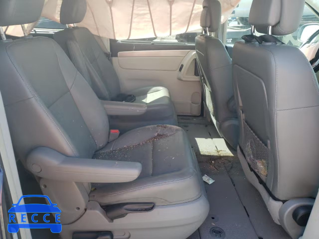 2014 VOLKSWAGEN ROUTAN SE 2C4RVABG8ER134387 зображення 5