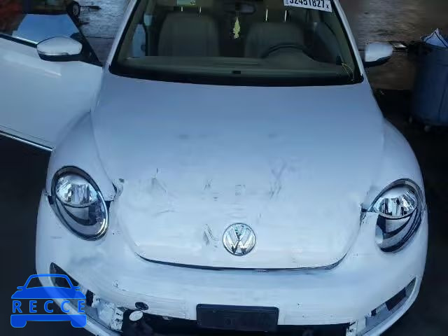 2015 VOLKSWAGEN BEETLE 3VWJ17AT8FM637305 зображення 6