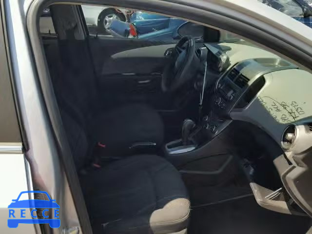 2015 CHEVROLET SONIC 1G1JC5SHXF4130373 зображення 4