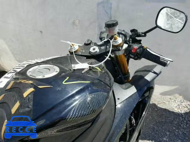 2009 YAMAHA YZFR6 JYARJ16E59A015724 Bild 4