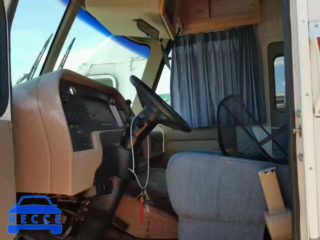 1999 CHEVROLET P30 1GBJP37J2X3301527 image 4