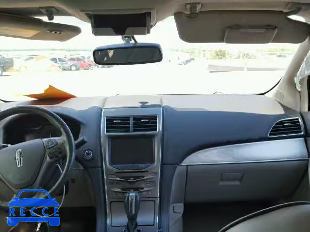 2011 LINCOLN MKX 2LMDJ6JK4BBJ12254 Bild 8