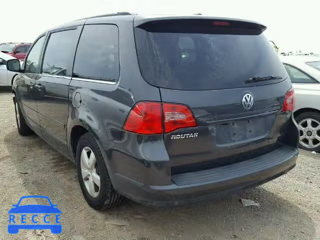 2011 VOLKSWAGEN ROUTAN 2V4RW3DG0BR643400 image 2