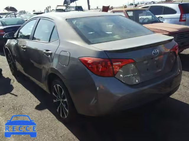 2017 TOYOTA COROLLA 5YFBURHE8HP612739 Bild 2