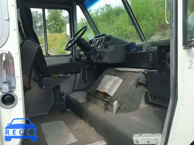 2000 FREIGHTLINER M LINE WAL 4UZA4FA45YCF81940 image 4